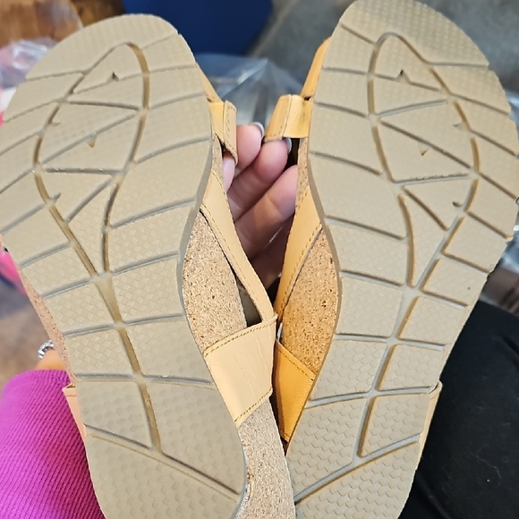 Earth Origins Tan Sandals - Picture 11 of 11